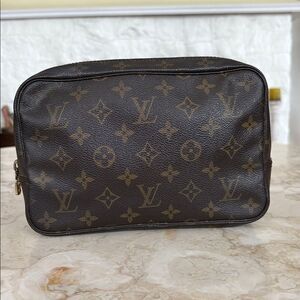 Auth LOUIS VUITTON Trousse Toilette 23 Monogram Cosmetics Pouch Bag
